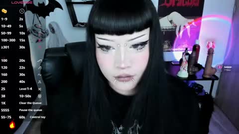 Cris online show from August 2026 09:17:02 PM