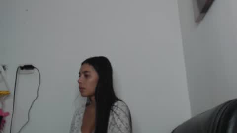 cristal beautiful online show from June 2026 10:18:02 AM