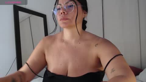 Snapshot of cristal_sexyboobs_ chatting on September 2025 04:19:01 PM Cristal online show from September 2025 04:19:01 PM