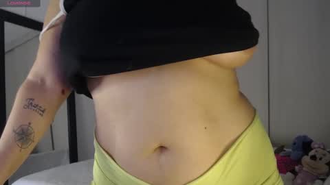 Snapshot of cristal_sexyboobs_ chatting on October 2025 04:16:01 PM Cristal online show from October 2025 04:16:01 PM