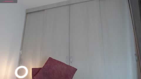 Cristal  online show from December 2025 07:23:02 PM