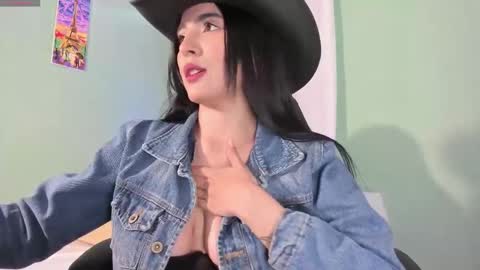 Snapshot of cristalcerati__ chatting on March 2025 06:00:01 PM Cristal online show from March 2025 06:00:01 PM