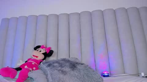 Nicole  Connection time 220pm-910pmCol online show from February 2025 10:28:02 PM