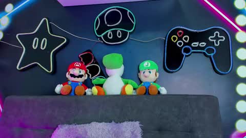 Nicole  Connection time 220pm-910pmCol online show from February 2025 07:45:02 PM