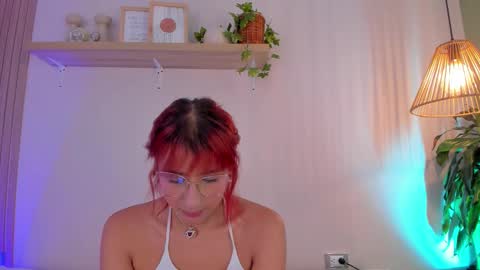 cristalfoxy_ online show from February 2026 08:01:02 PM