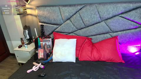 Snapshot of cristalmillf chatting on December 2024 11:39:01 PM CRISTAL MILF online show from December 2024 11:39:01 PM