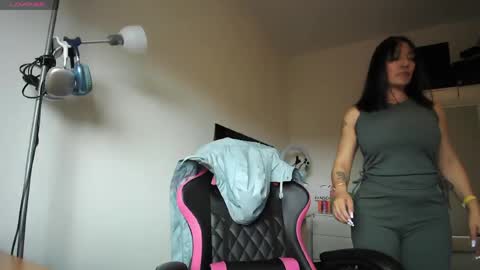 cristalmoon online show from May 2026 10:10:02 AM