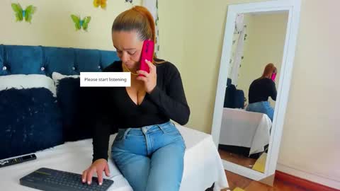 cristal walker online show from October 2025 11:41:02 AM