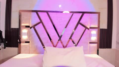 cristin  online show from February 2026 06:46:01 PM