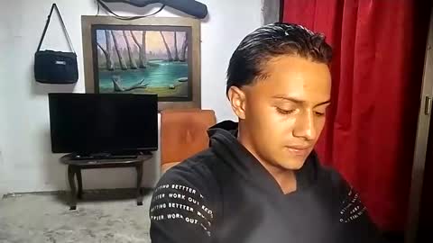 Snapshot of cristian_torres10 chatting on February 2025 05:30:02 AM Cristian online show from February 2025 05:30:02 AM
