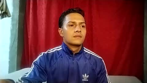 Snapshot of cristian_torres10 chatting on March 2025 06:15:02 AM Cristian online show from March 2025 06:15:02 AM