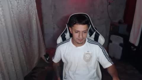 Snapshot of cristian_torres10 chatting on January 2026 05:44:01 AM Cristian online show from January 2026 05:44:01 AM