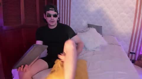 Snapshot of cristianblaze_pamelareal chatting on December 2025 03:33:01 AM Cris Pame online show from December 2025 03:33:01 AM