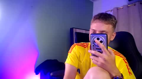 Snapshot of cristopher_2004 chatting on June 2026 02:16:01 AM cristopher_2004 online show from June 2026 02:16:01 AM