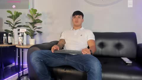 Cristopher online show from April 2026 12:05:02 PM