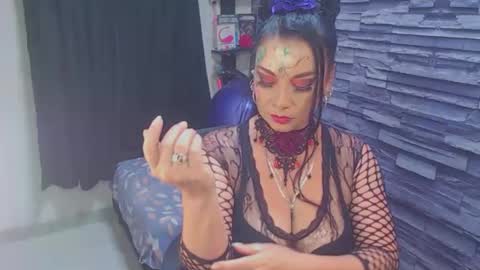 Snapshot of cruela_deviil chatting on October 2025 11:07:01 PM cruela_deviil online show from October 2025 11:07:01 PM