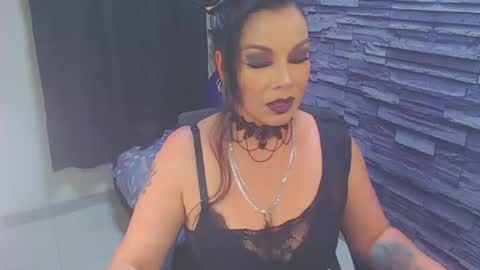 cruela_deviil online show from October 2025 02:08:02 AM