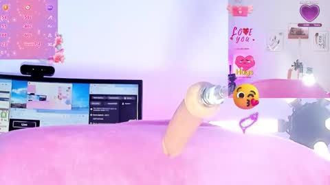 Mia online show from November 2025 08:34:02 PM