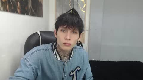 Snapshot of cry_thereal chatting on June 2026 01:46:01 PM cry_thereal online show from June 2026 01:46:01 PM