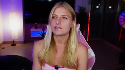 Crystal online show from February 2026 09:07:01 PM