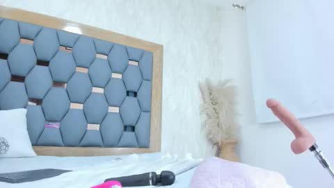 crystal_sm online show from March 2026 03:09:02 AM