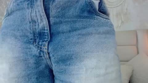 Crystal online show from September 2025 09:27:01 PM