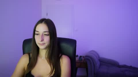 Snapshot of crystalbrunette18 chatting on July 2026 06:04:01 PM Crystalbrunette18 online show from July 2026 06:04:01 PM