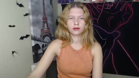 Snapshot of crystalgirl__ chatting on November 2025 07:31:01 AM Stella online show from November 2025 07:31:01 AM