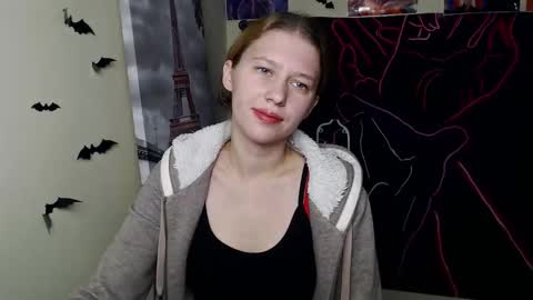 Snapshot of crystalgirl__ chatting on November 2025 01:33:02 PM Stella online show from November 2025 01:33:02 PM