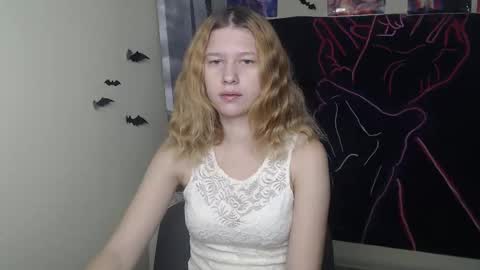 Snapshot of crystalgirl__ chatting on November 2025 07:30:02 AM Stella online show from November 2025 07:30:02 AM