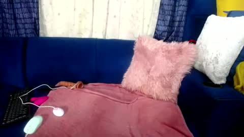 crystaljes online show from September 2025 02:08:01 PM