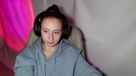 Snapshot of crystallkris chatting on December 2024 02:20:02 AM Kristina online show from December 2024 02:20:02 AM