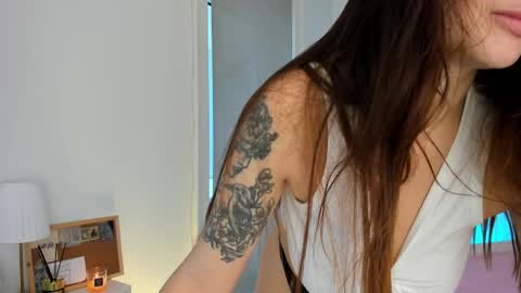 Kristina online show from November 2025 12:38:01 PM