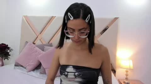 Snapshot of crystalstonee1 chatting on May 2026 07:20:02 PM Crystal online show from May 2026 07:20:02 PM