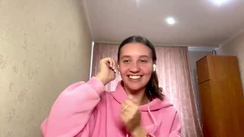 Angel online show from October 2025 10:49:01 AM