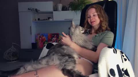 Snapshot of cuddle_kitten chatting on December 2024 02:46:02 PM Alexia online show from December 2024 02:46:02 PM