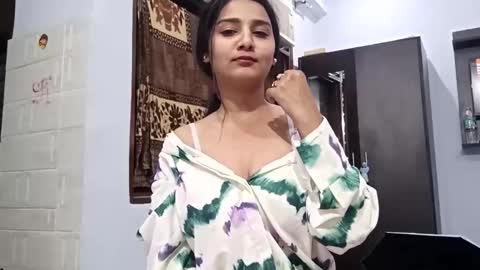 cuddlemuffins online show from April 2026 03:12:01 PM