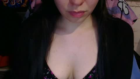 Angela online show from April 2026 04:09:02 PM