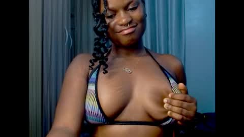 Snapshot of cum_ebony_petitxx chatting on April 2026 02:14:02 PM cath online show from April 2026 02:14:02 PM
