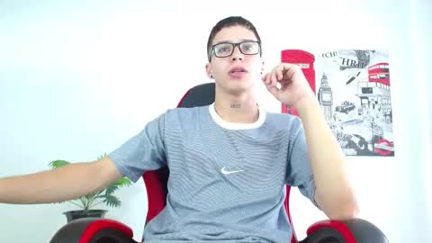 cumandres online show from September 2025 01:48:02 PM