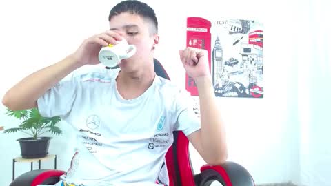 cumandres online show from October 2025 02:01:01 PM