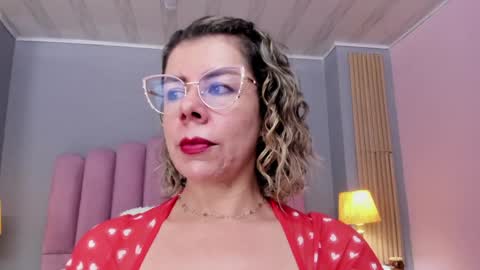 Snapshot of cumming_loving chatting on February 2025 11:34:02 PM Cumming Loving online show from February 2025 11:34:02 PM