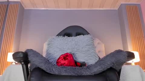 Snapshot of cumming_loving chatting on September 2025 08:19:01 PM Cumming Loving online show from September 2025 08:19:01 PM