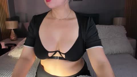 Snapshot of cumming_loving chatting on November 2025 08:30:01 PM Cumming Loving online show from November 2025 08:30:01 PM