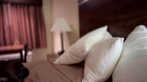 i love to be held unconcious online show from October 2025 03:07:02 AM