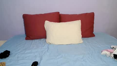 Anna online show from November 2025 12:05:02 PM