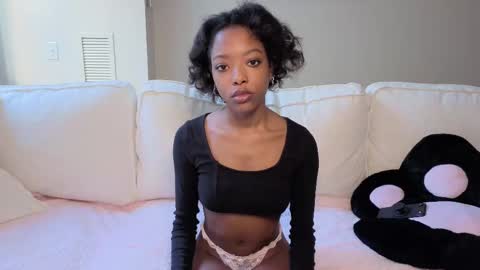 Anna online show from October 2025 01:35:02 PM