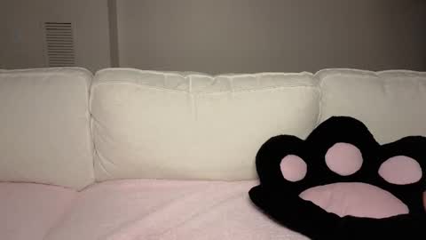 Anna online show from October 2025 12:33:01 AM