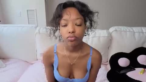 Anna online show from November 2025 04:09:02 PM