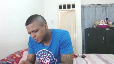 Snapshot of cuplex_hotlatina94 chatting on December 2024 10:38:02 AM dominic and julieta... independent models online show from December 2024 10:38:02 AM